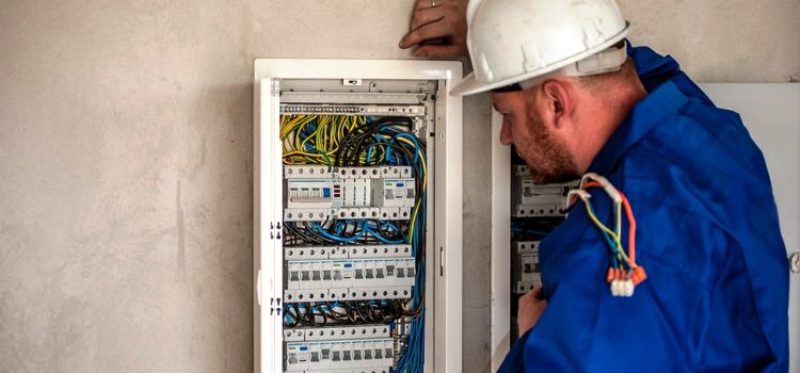 When Should I Call a Professional Electrician?